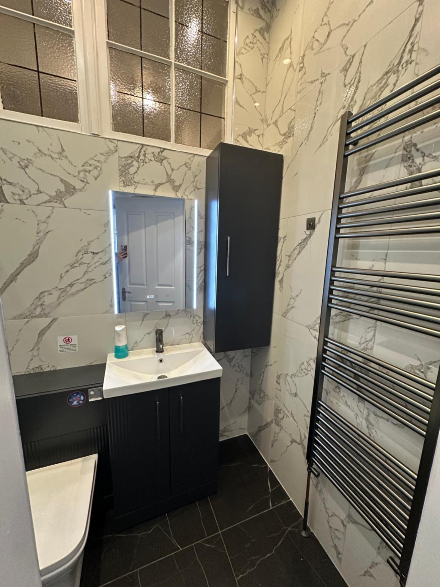 Stylish 3 Bed 2 Bath Ground Floor Main Door Flat In Marchmont Apartment *