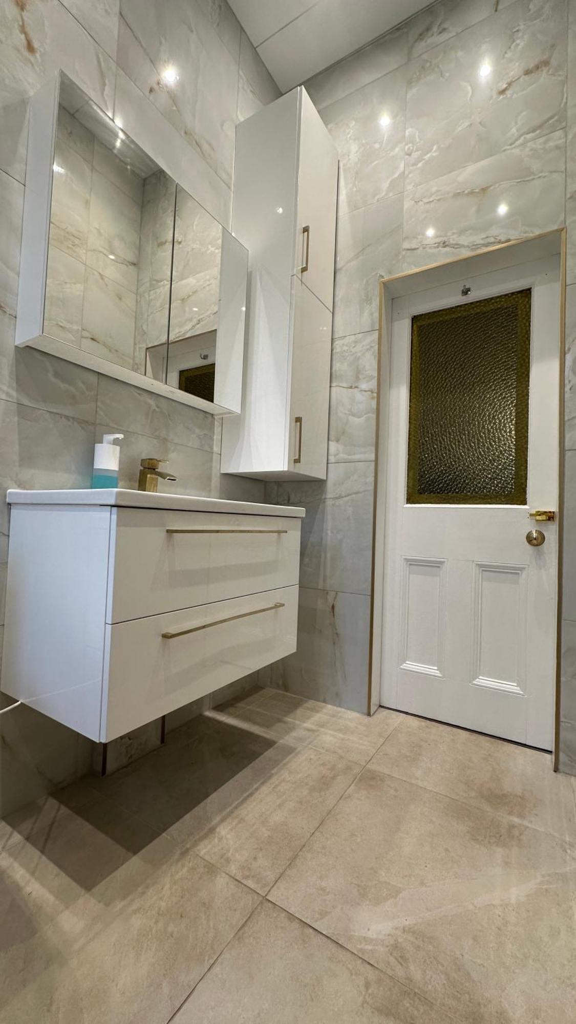 Stylish 3 Bed 2 Bath Ground Floor Main Door Flat In Marchmont *