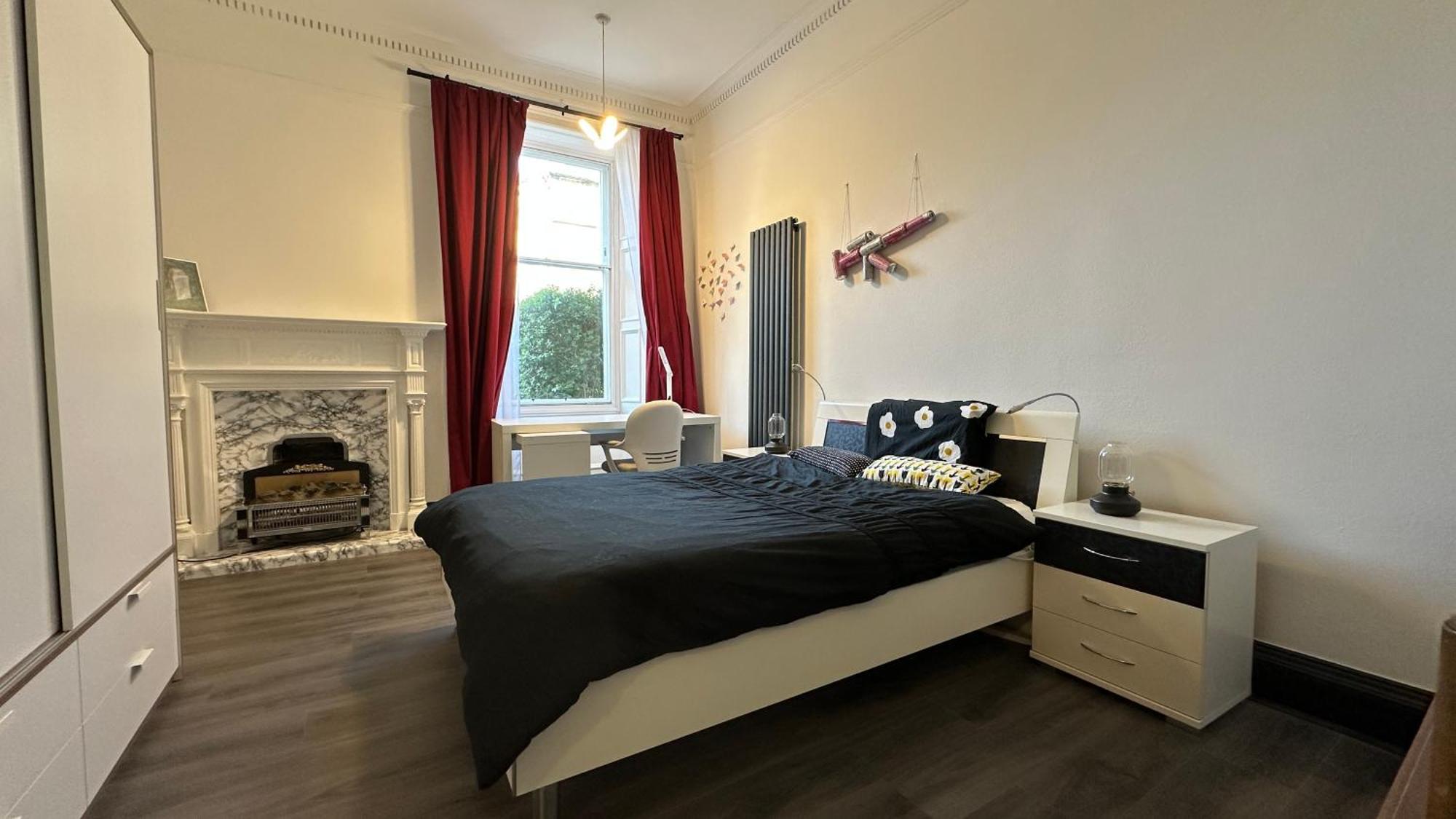 Stylish 3 Bed 2 Bath Ground Floor Main Door Flat In Marchmont Apartment *