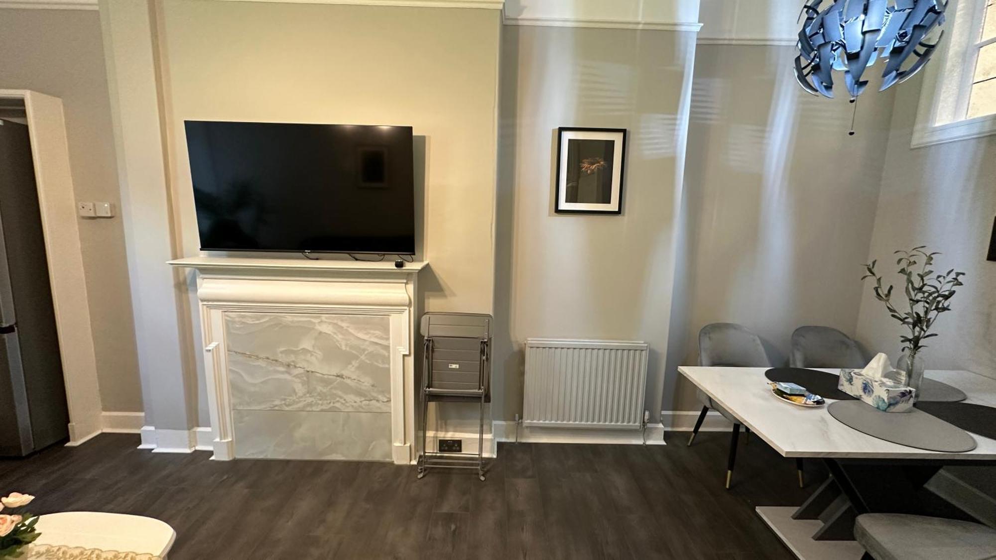Stylish 3 Bed 2 Bath Ground Floor Main Door Flat In Marchmont Edinburgh