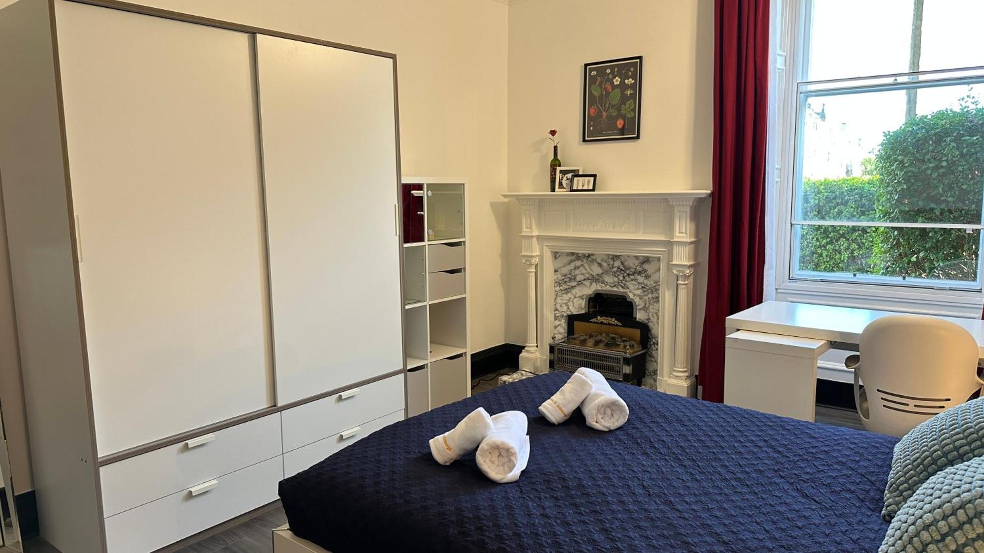 Stylish 3 Bed 2 Bath Ground Floor Main Door Flat In Marchmont Apartment