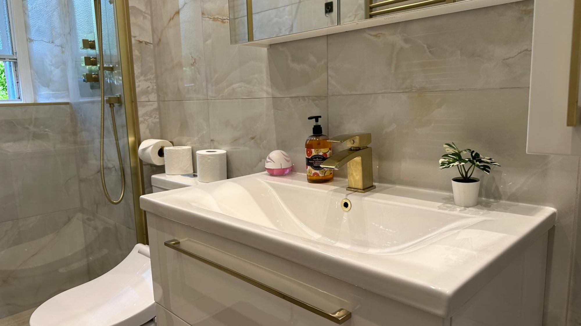 Apartment Stylish 3 Bed 2 Bath Ground Floor Main Door Flat In Marchmont *
