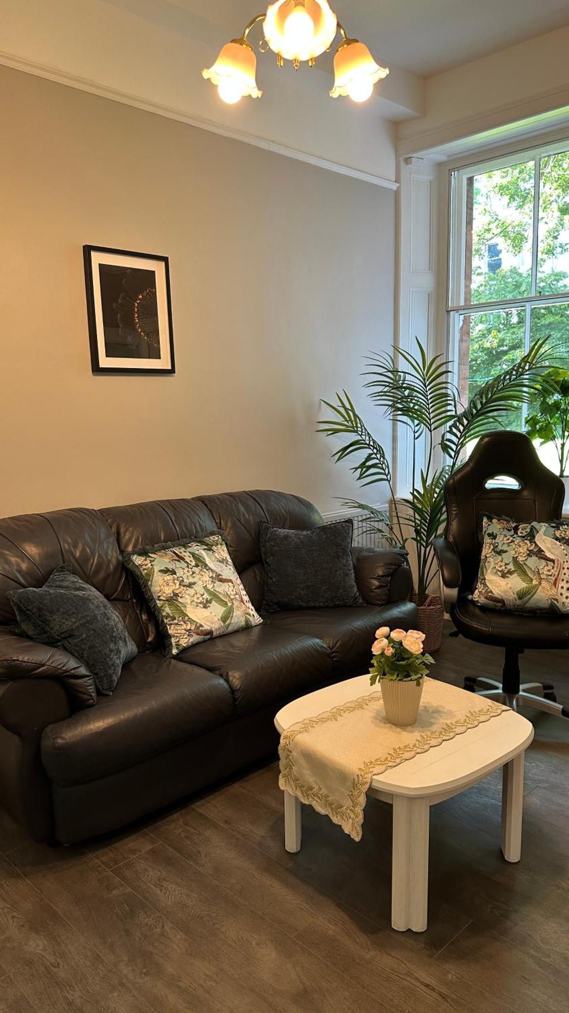 Apartment Stylish 3 Bed 2 Bath Ground Floor Main Door Flat In Marchmont Edinburgh