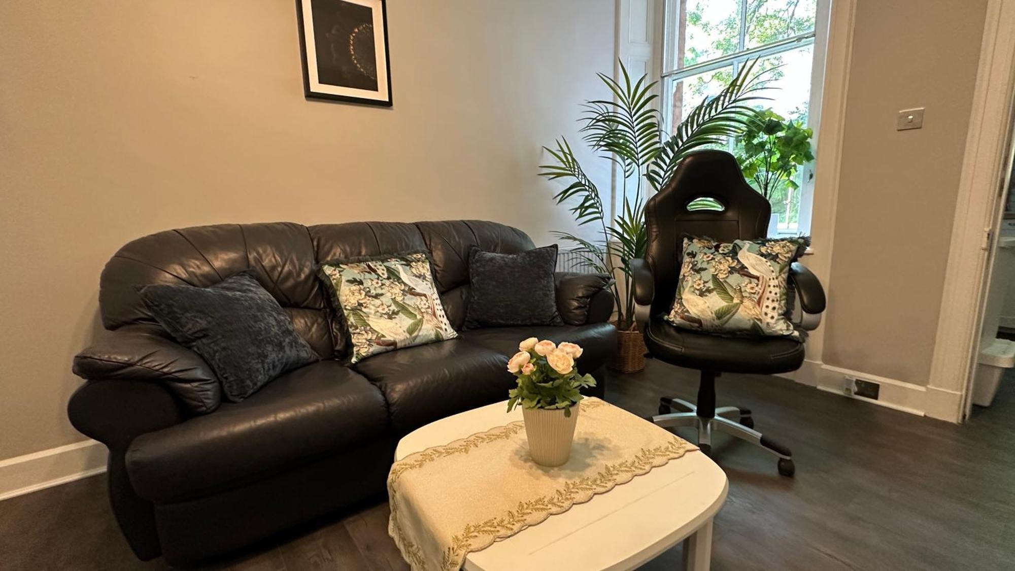 Apartment Stylish 3 Bed 2 Bath Ground Floor Main Door Flat In Marchmont *