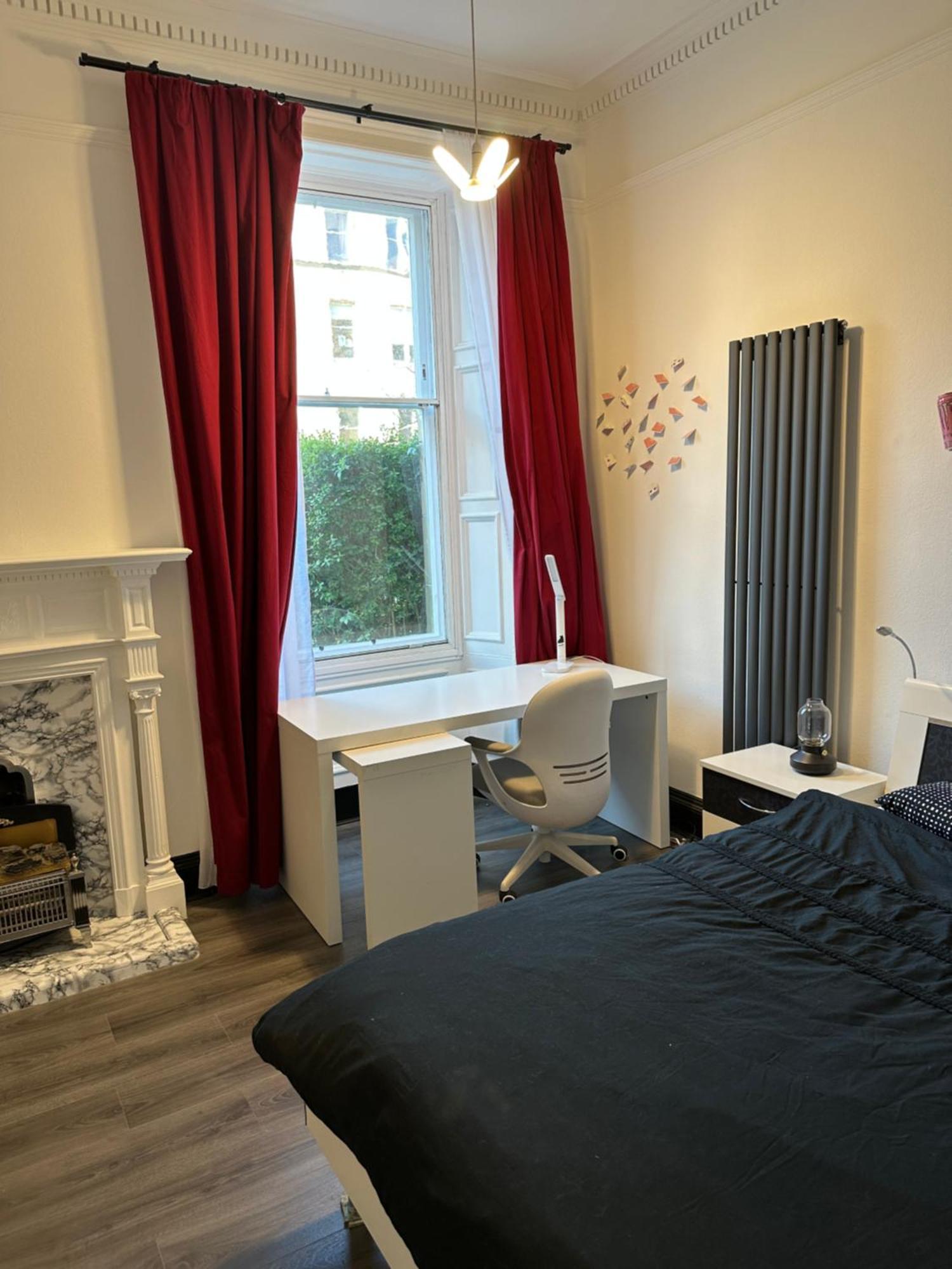 Stylish 3 Bed 2 Bath Ground Floor Main Door Flat In Marchmont *